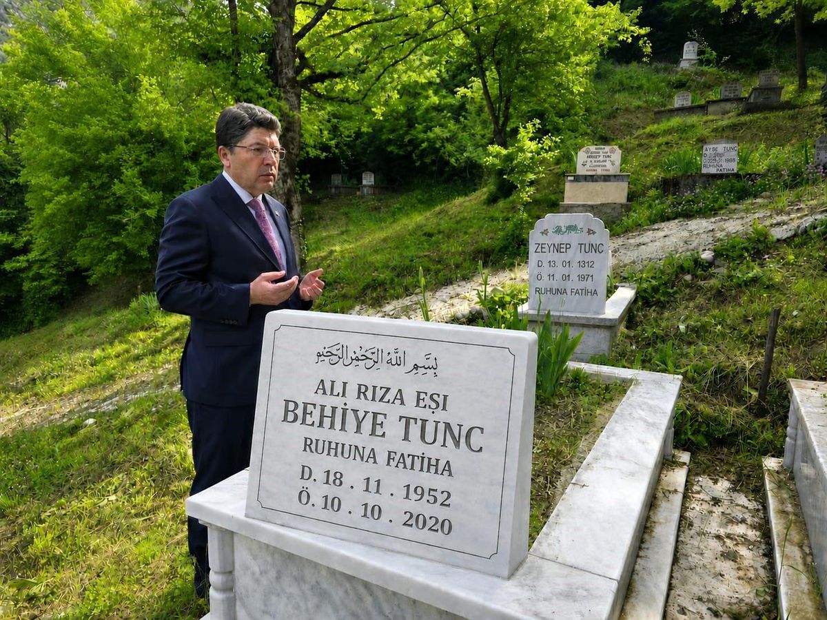 Yılmaz Tunç'tan Anneler Günü'nde Anlamlı Ziyaret