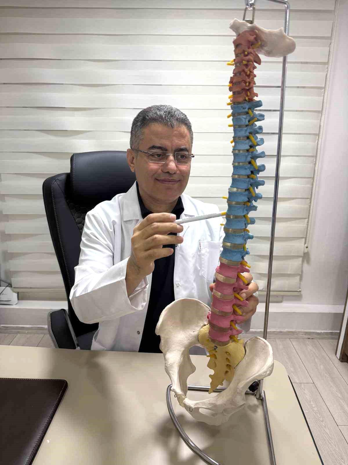 Prof. Dr. Koca: "Manuel Terapi" ile ameliyatsız tedaviyi anlattı
