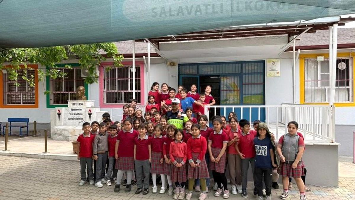 Salavatlı İlkokulu öğrencilerine trafik eğitimi verildi