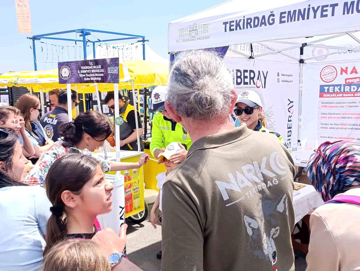 Tekirdağ polisi anne ve çocukları sevindirdi