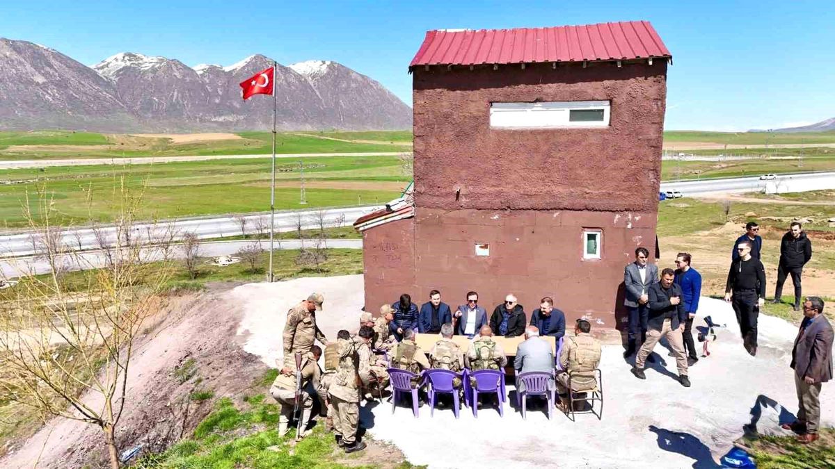 Vali Karakaya'dan güvenlik noktası ve hayvan bakımevine ziyaret