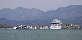 'Allura' isimli kruvaziyer Fethiye Körfezi'ne demirledi