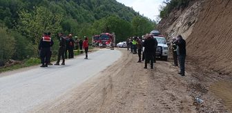 Düzce'de dereye devrilen kamyonetin sürücüsü öldü