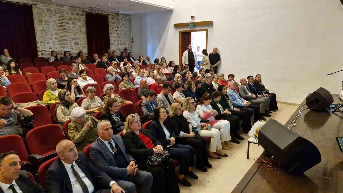 Edirne'de koruyucu aile tanıtımı türküler eşliğinde yapıldı