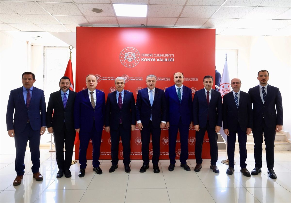 Gençlik ve Spor Bakanı Bak, Konya'da ziyaretlerde bulundu