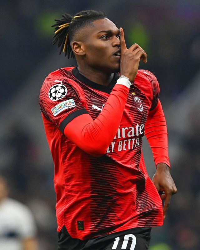 Milan's Rafael Leao faces fan backlash during Atalanta match