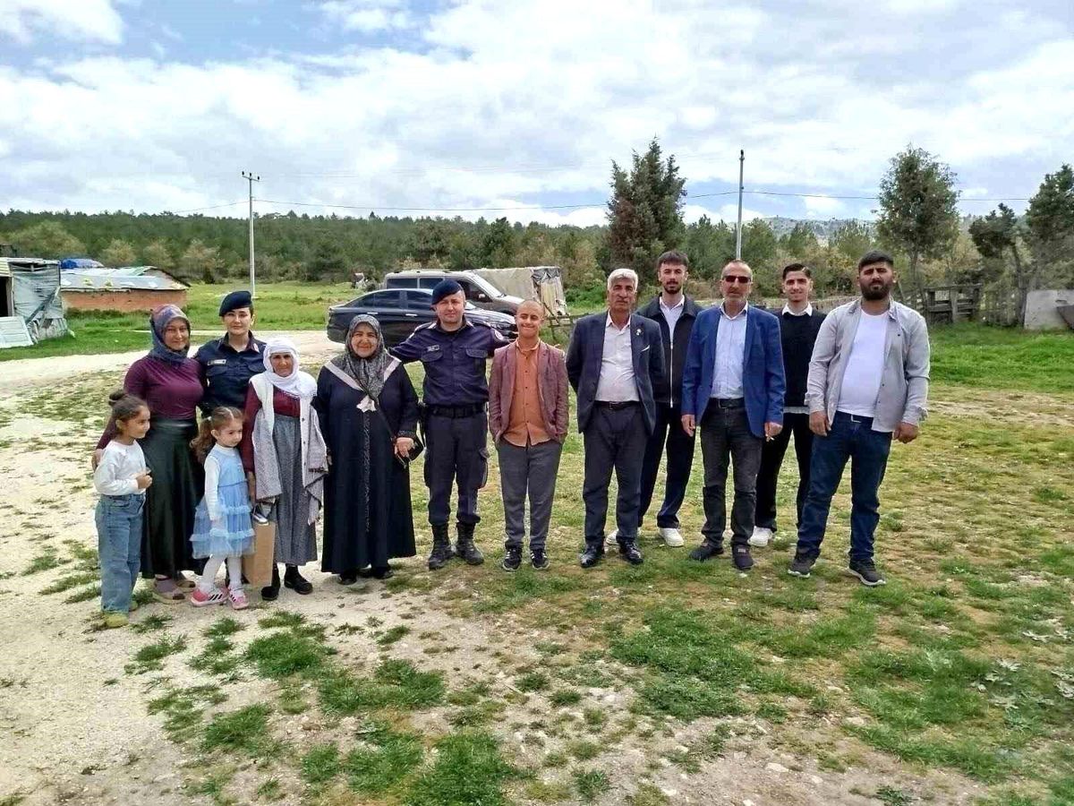 Jandarmadan şehit ve fedakar annelere yürek ısıtan dokunuş