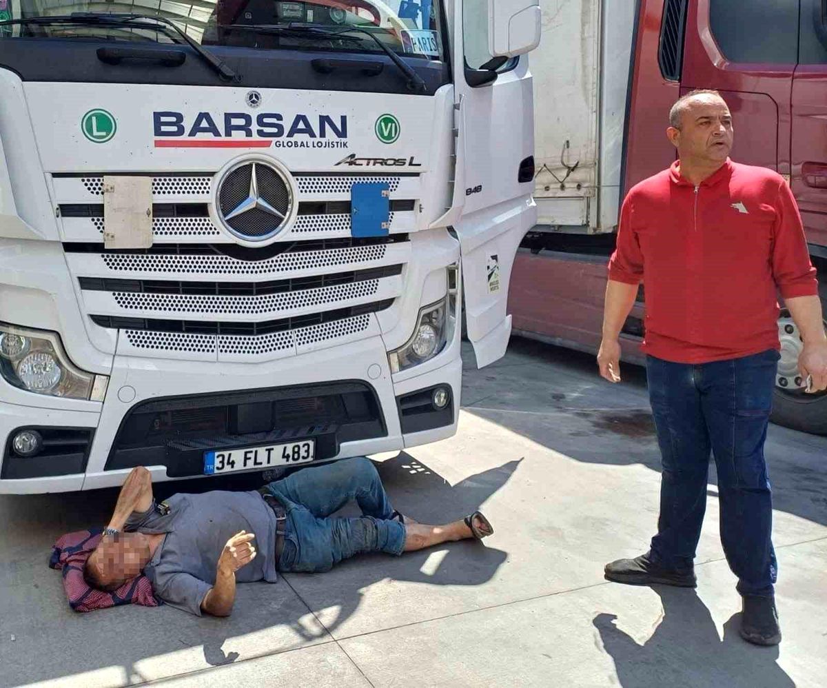 Kapıkule'de tırın çarptığı yaya yaralandı