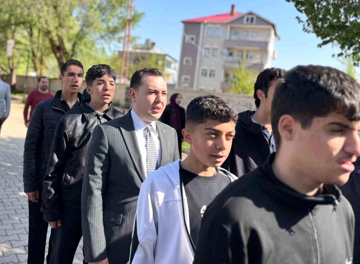 Hasköy Kaymakamı Güney, Liseyi Ziyaret Etti