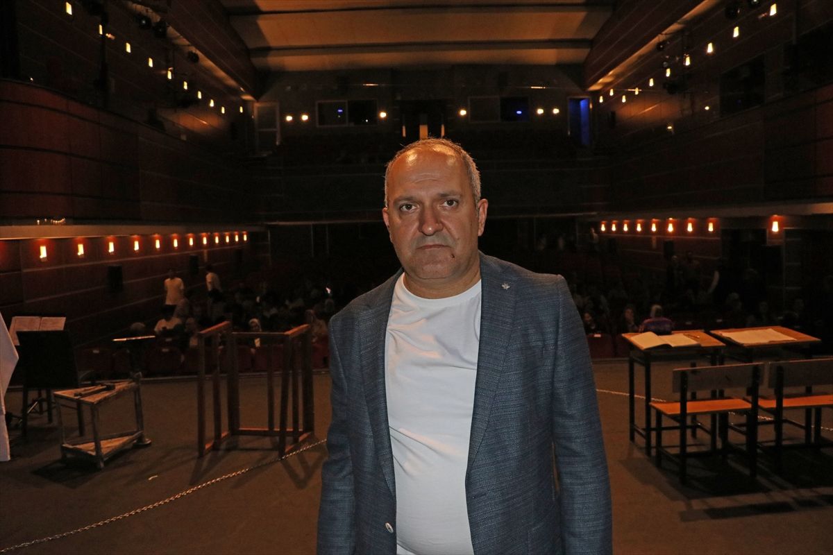 Kayseri'de öğretmenlerin hazırladığı 'yarın' adlı tiyatro oyunu sahnelendi