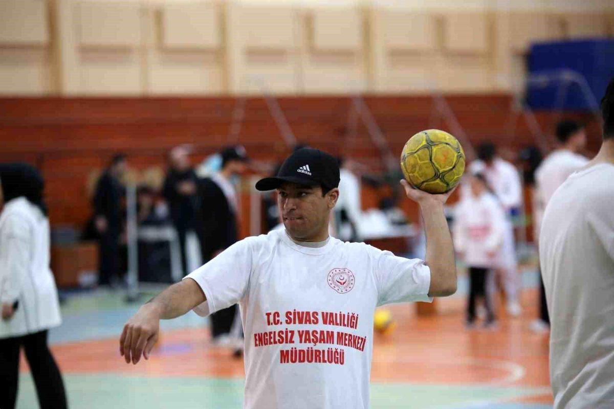 Sivas'ta özel gereksinimli bireyler sporla buluştu