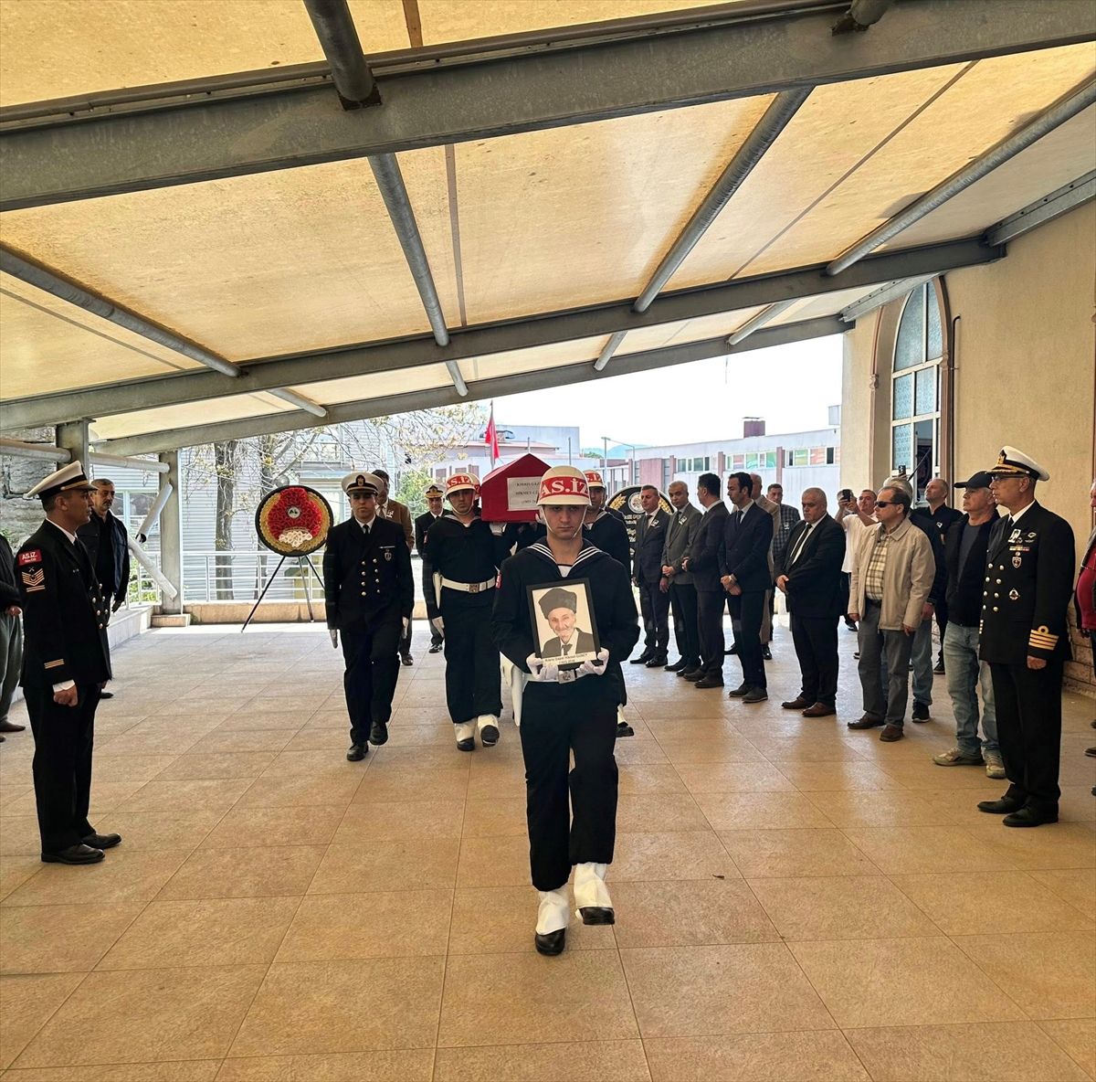 Zonguldak'ta vefat eden Kıbrıs gazisi Hikmet Güney son yolculuğuna uğurlandı