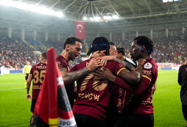 احتفالات بالكأس
