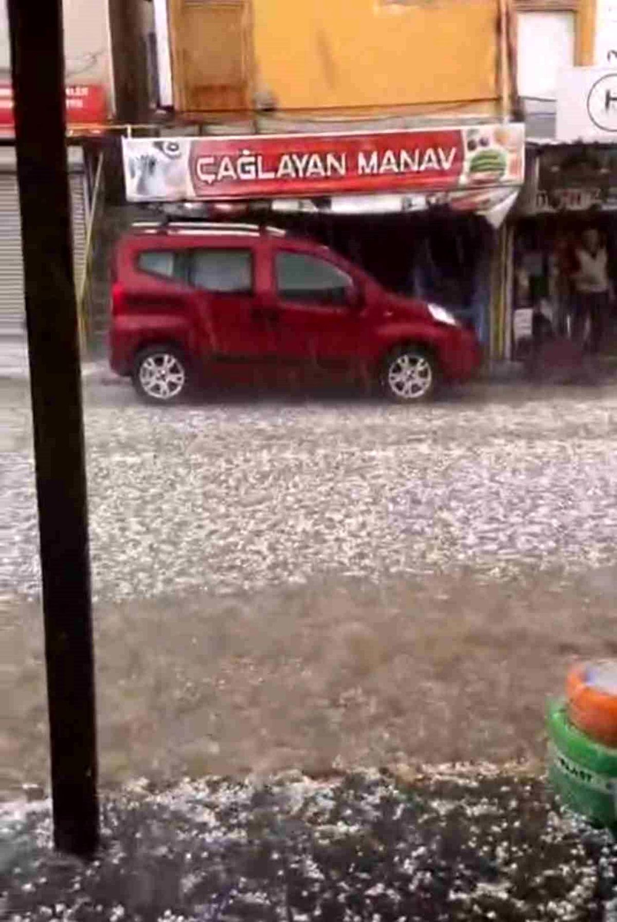 Ankara'da dolu yağışı etkili oldu