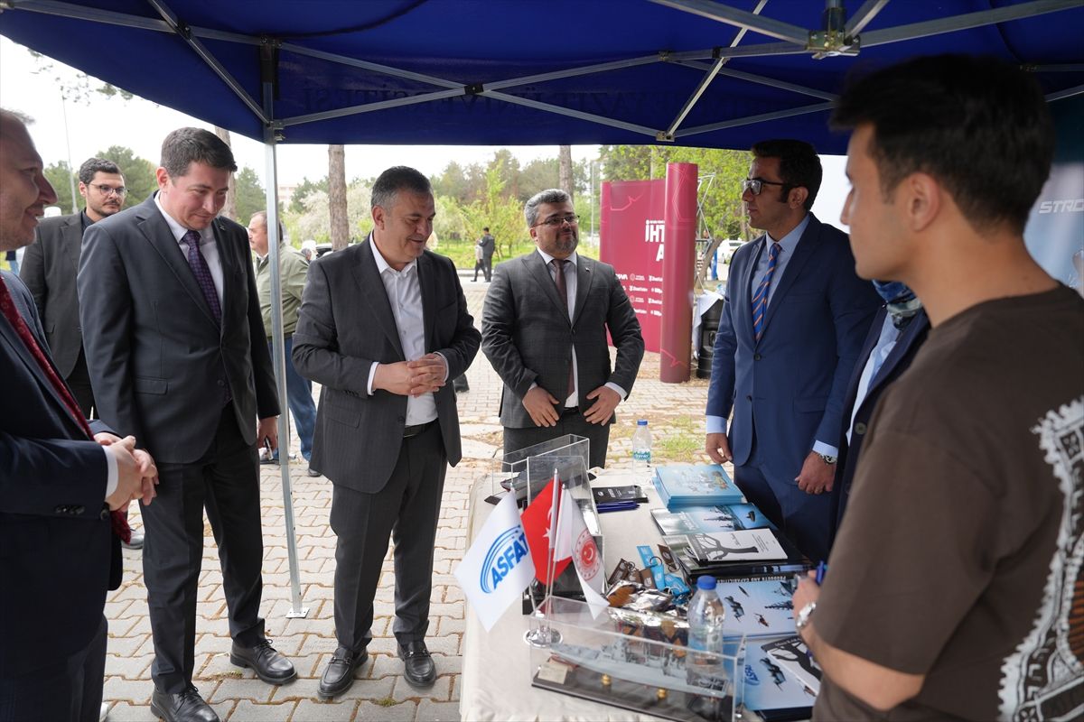 Ankara Yıldırım Beyazıt Üniversitesi'nde "Bilim ve Bahar Şenliği" düzenlendi