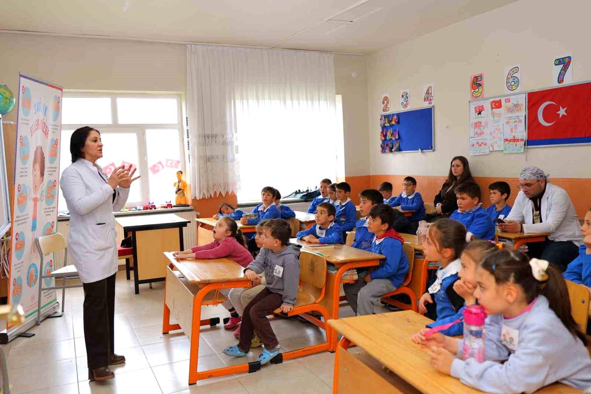 Bayburt'ta öğrencilere sağlık bilinci kazandırılıyor