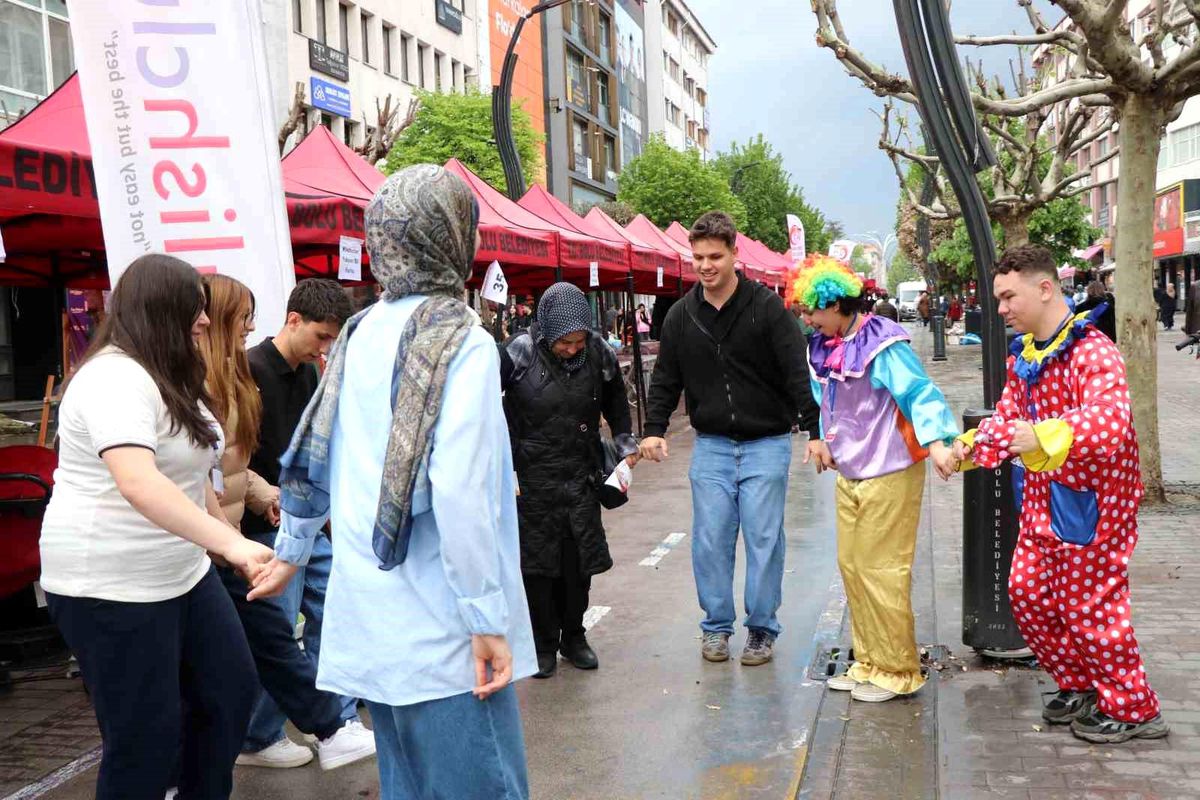Bolu'da dolu sonrası vatandaşlar halay çekti
