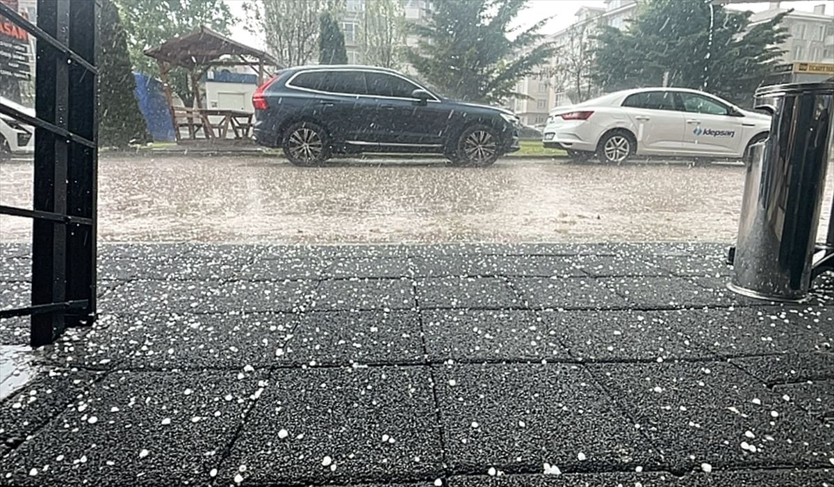 Bolu'da sağanak ve dolu etkili oldu