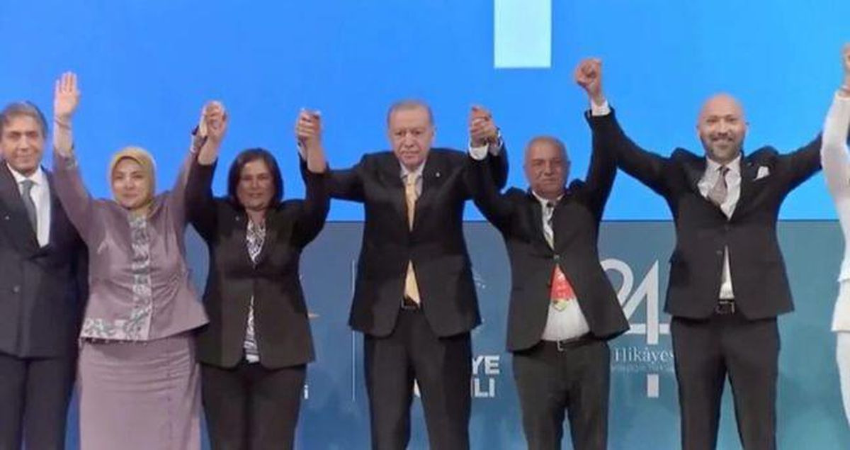 CHP'den AK Parti'ye geçen belediyeler hangileri? AK Parti'ye geçen belediye başkanları kimler?