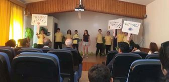 Datça'da öğrenciler 'Akran Nezaketi Dileriz' projesinin tiyatrosunu sergiledi