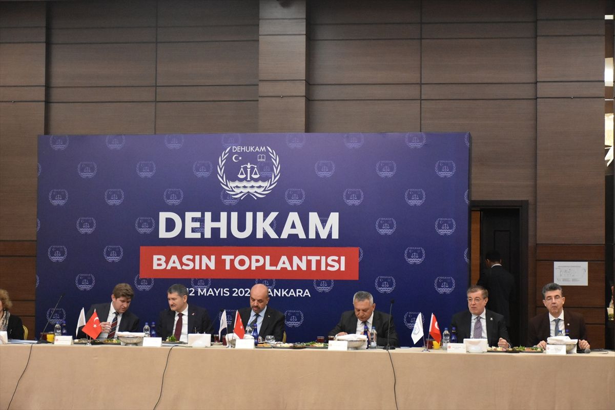 DEHUKAM, "Türk deniz yetki alanları kanunu taslağı"na ilişkin basın toplantısı düzenledi Açıklaması