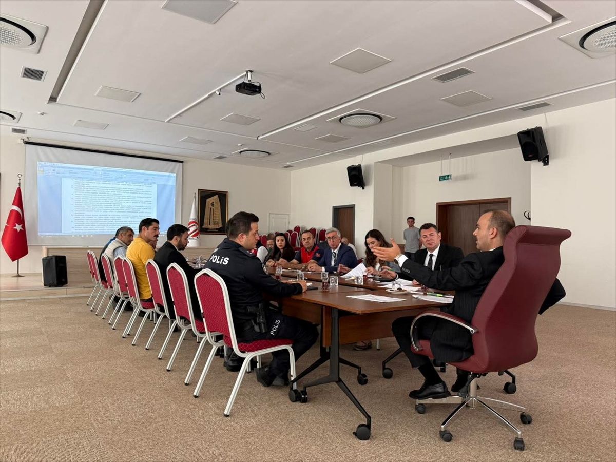 Eceabat'ta Orman Yangınlarıyla Mücadele Komisyonu toplandı
