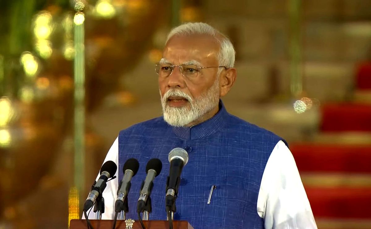 Hindistan Başbakanı Modi'den Yakıt Tüketimini Azaltma ve Altın Alımını Sınırlama Çağrısı