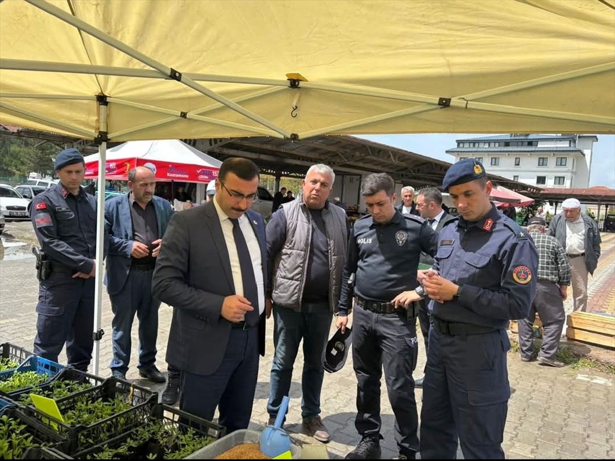 İhsangazi Kaymakamı Şahin pazar esnafını ziyaret etti