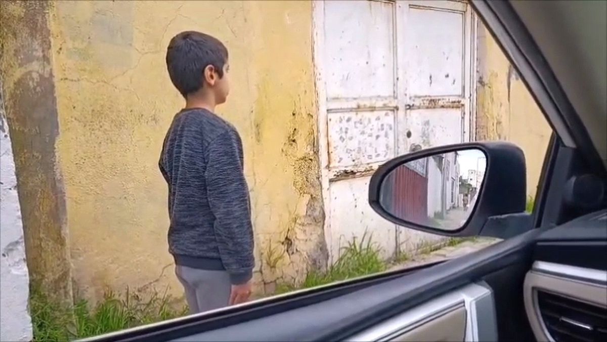Öğrenci İstiklal Marşı'na Eşlik Etti, Okul Yönetimi Ödüllendirdi