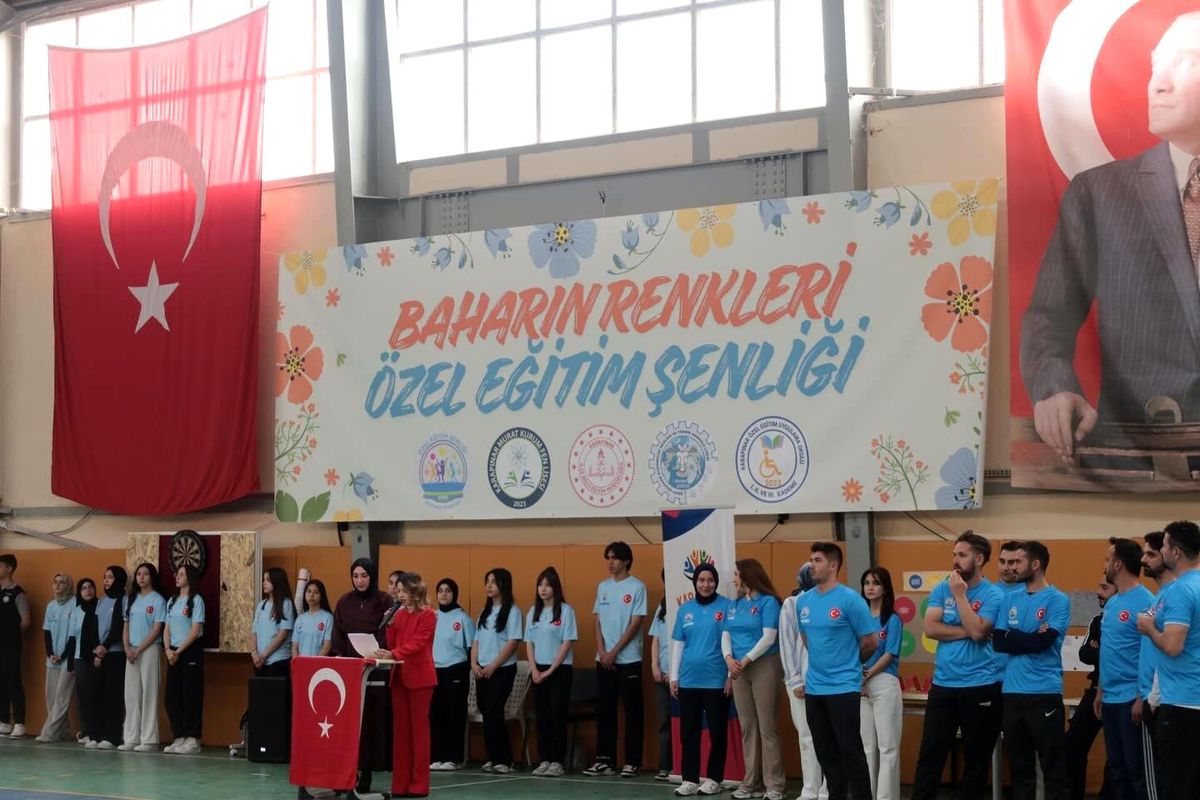 Karapınar'da özel öğrencilerden renkli şenlik