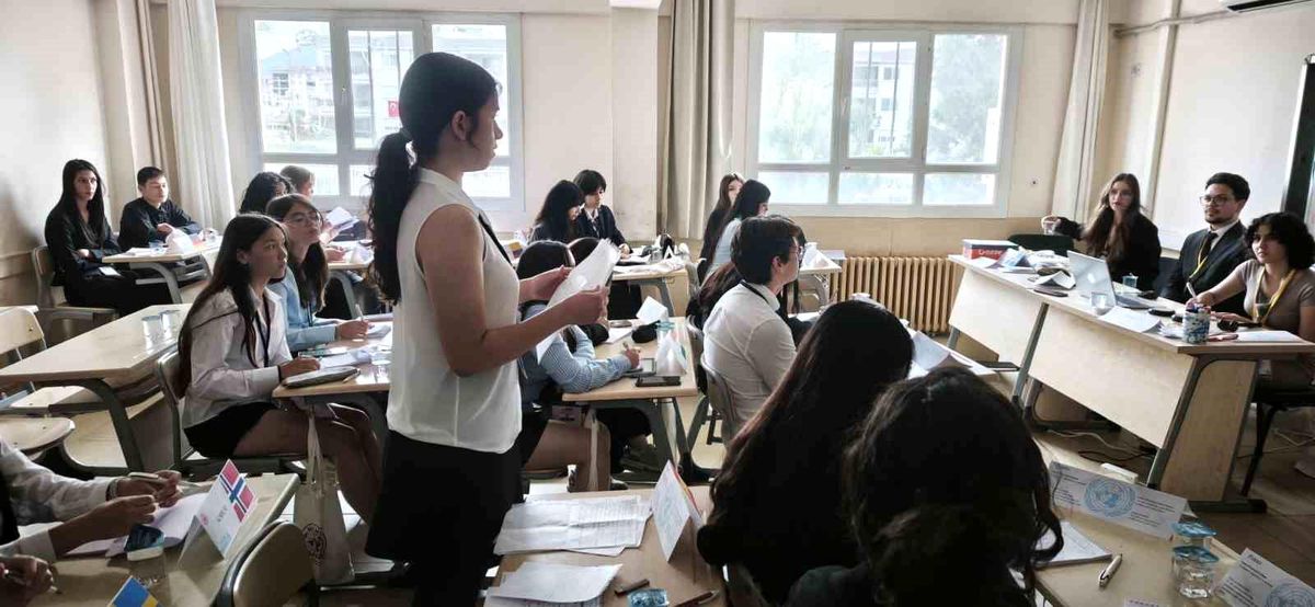 Nazilli Anadolu Lisesi'nden öğrencilerine uluslararası deneyim