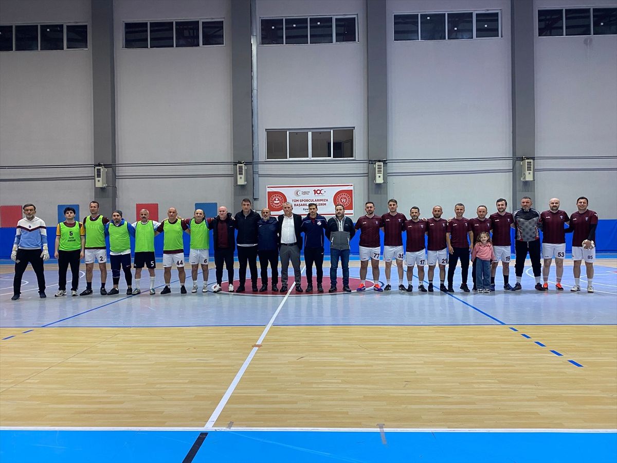 Of'ta 3. Geleneksel Futsal Turnuvası başladı