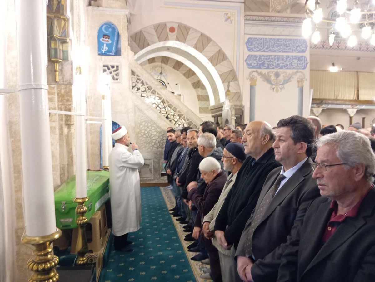 Sapanca'da Havuzda Boğulan Elif Nur Olgun Toprağa Verildi