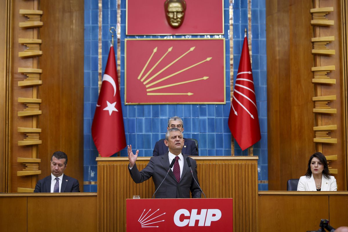 Özgür Özel: CHP teslim olanların değil, iktidarlara yürüyenlerin partisidir