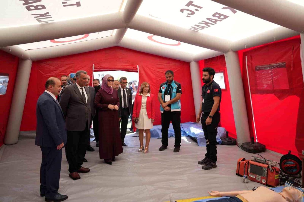 Sağlık ordusu MCBÜKAF'26'da gençlerle buluştu