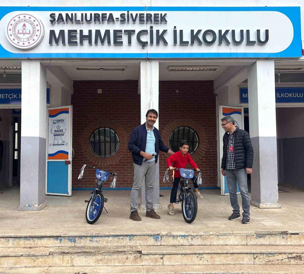 Siverek'te çevreye duyarlı öğrenciler bisikletle ödüllendirildi