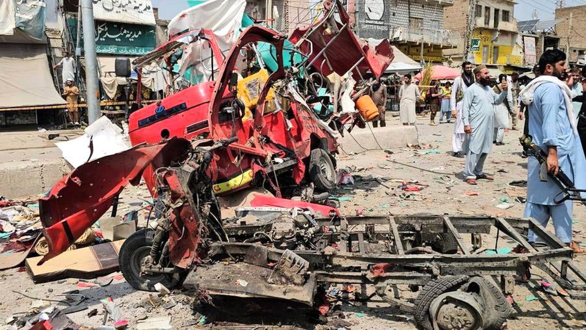 Albüm: Pakistan'daki Bombalı Saldırıda Hayatını Kaybedenlerin Sayısı 9'a Yükseldi