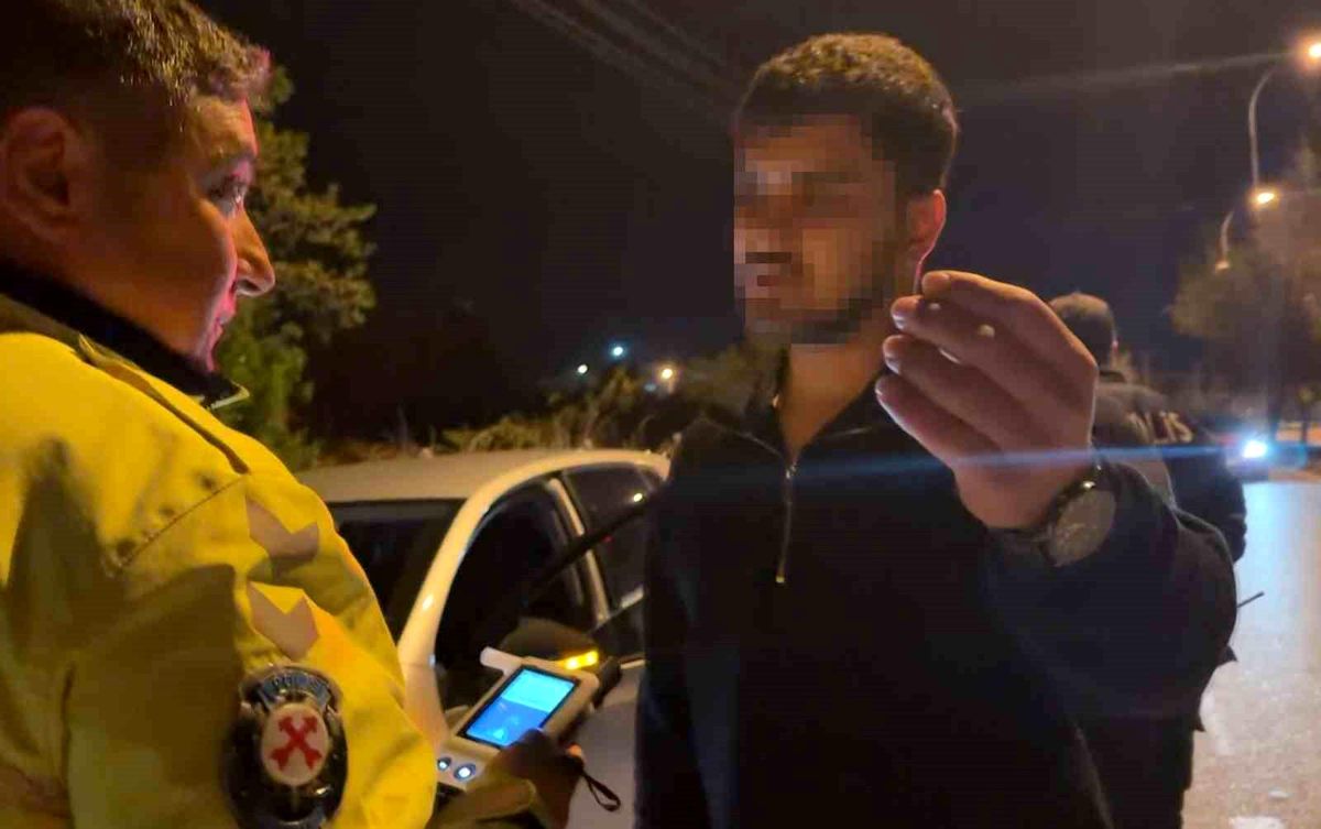 Alkollü sürücünün ehliyetine el konulup 25 bin lira ceza kesildi