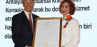 Antalya'da Hollanda'nın 'Kral Günü' etkinlikleri kapsamında tören düzenlendi