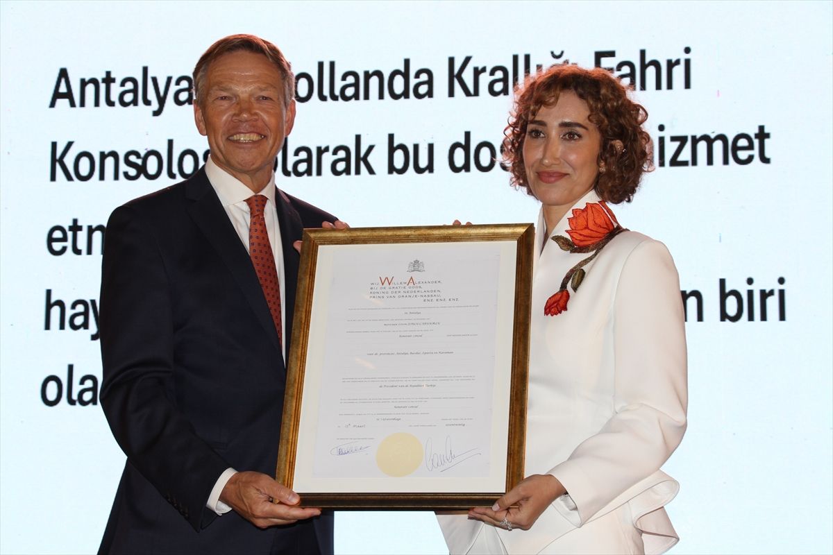Antalya'da Hollanda'nın 'Kral Günü' etkinlikleri kapsamında tören düzenlendi