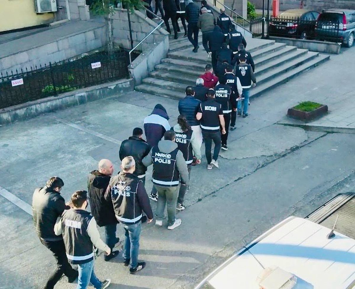 Artvin merkezli 14 ilde kaçakçılık operasyonu: 11 tutuklama