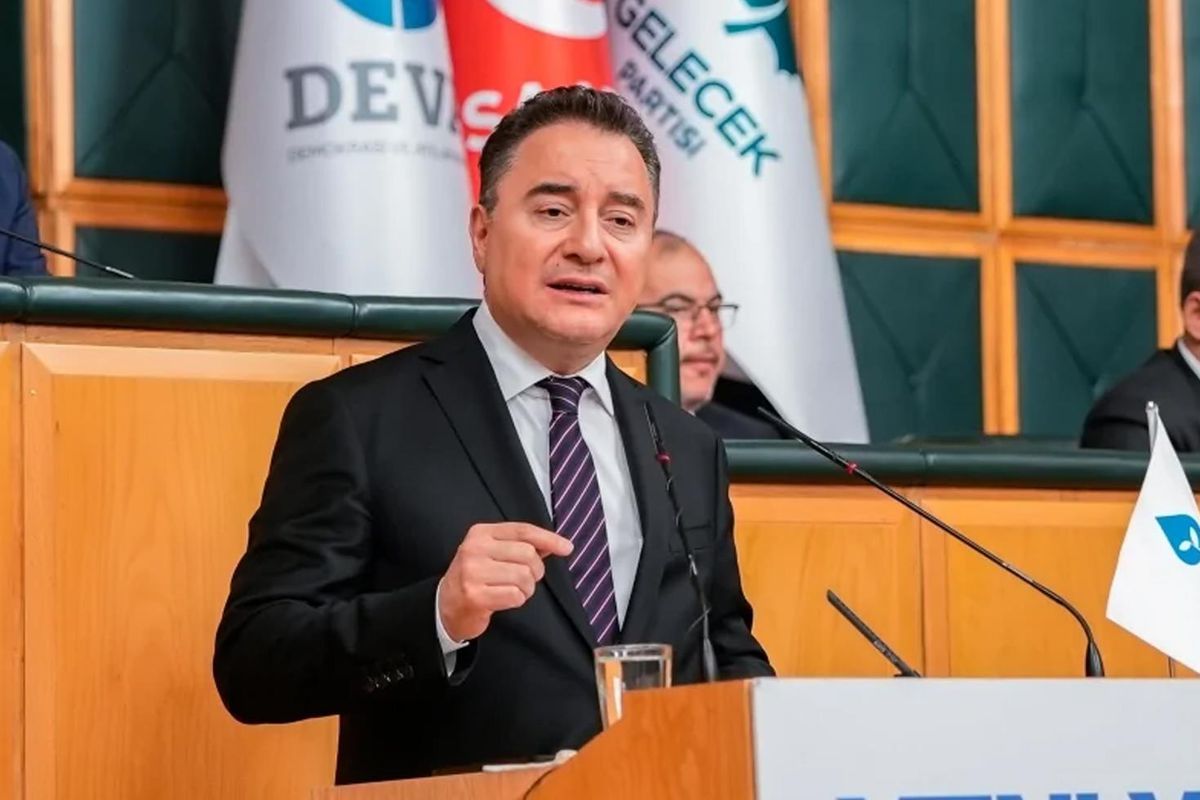 Babacan'dan 'transfer' tepkisi! İktidar ve ana muhalefeti sert eleştirdi