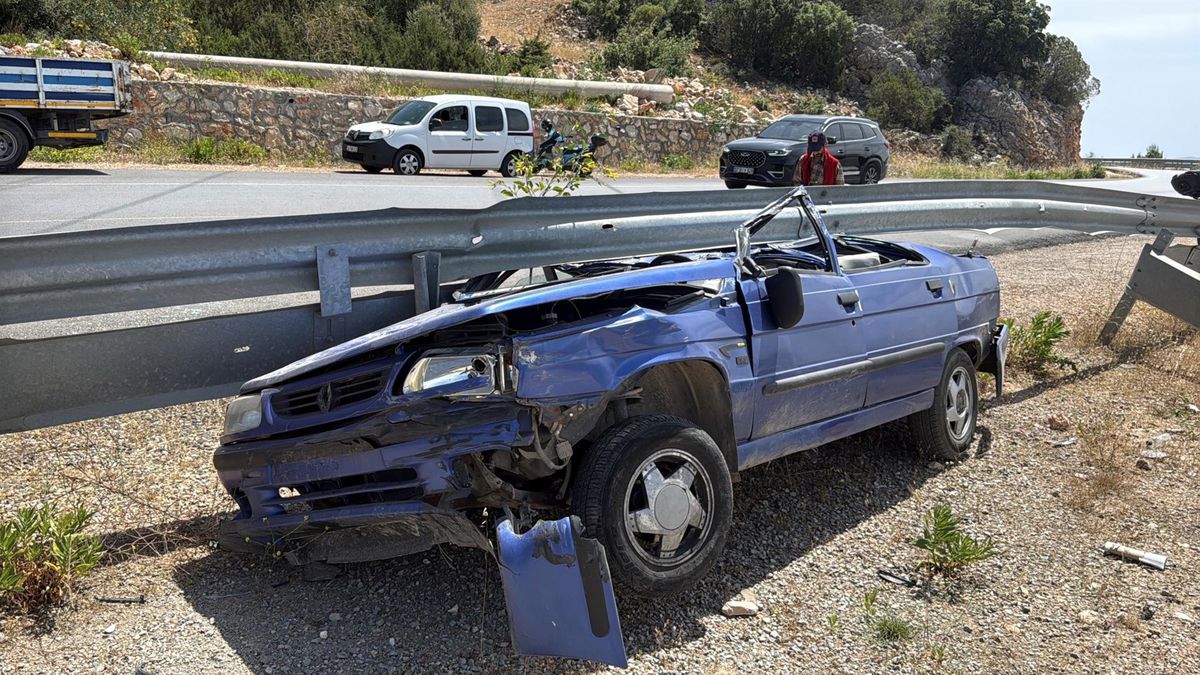 Bodrum'da Otomobil Bariyerlere Çarptı: Yaralı Kurtulan Sürücü Anlattı