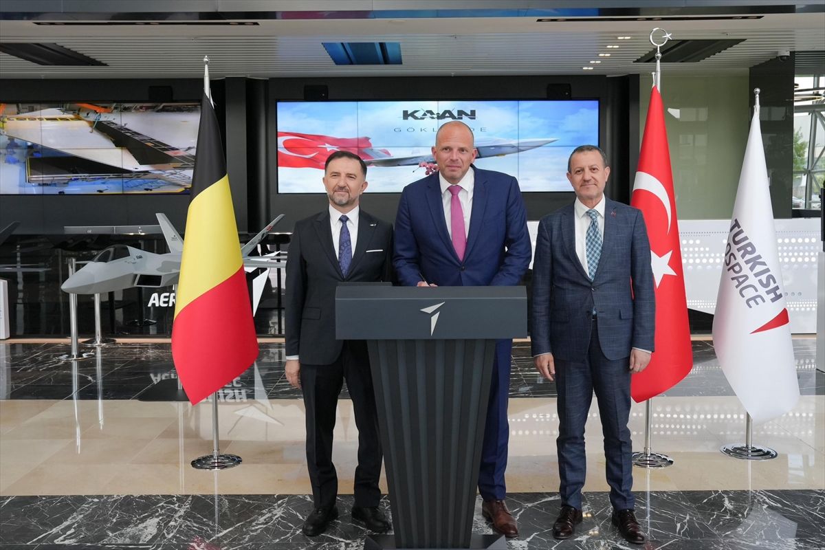 Belçika Savunma Bakanı Francken TUSAŞ'ı ziyaret etti