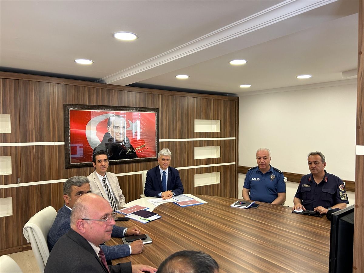 Bozyazı'da metruk yapılar masaya yatırıldı