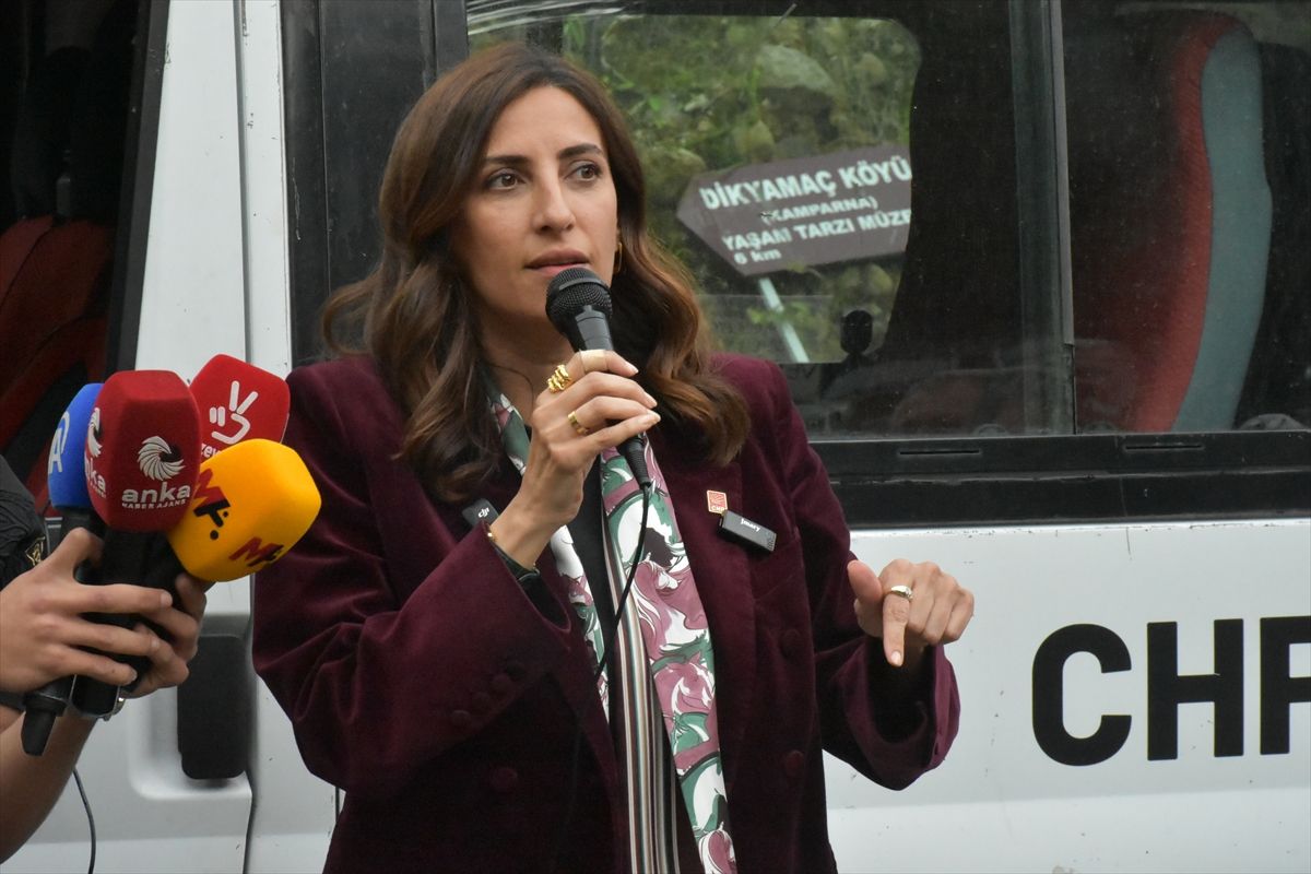 CHP heyeti maden ruhsatlarına tepki amacıyla Artvin'de vatandaşlarla bir araya geldi