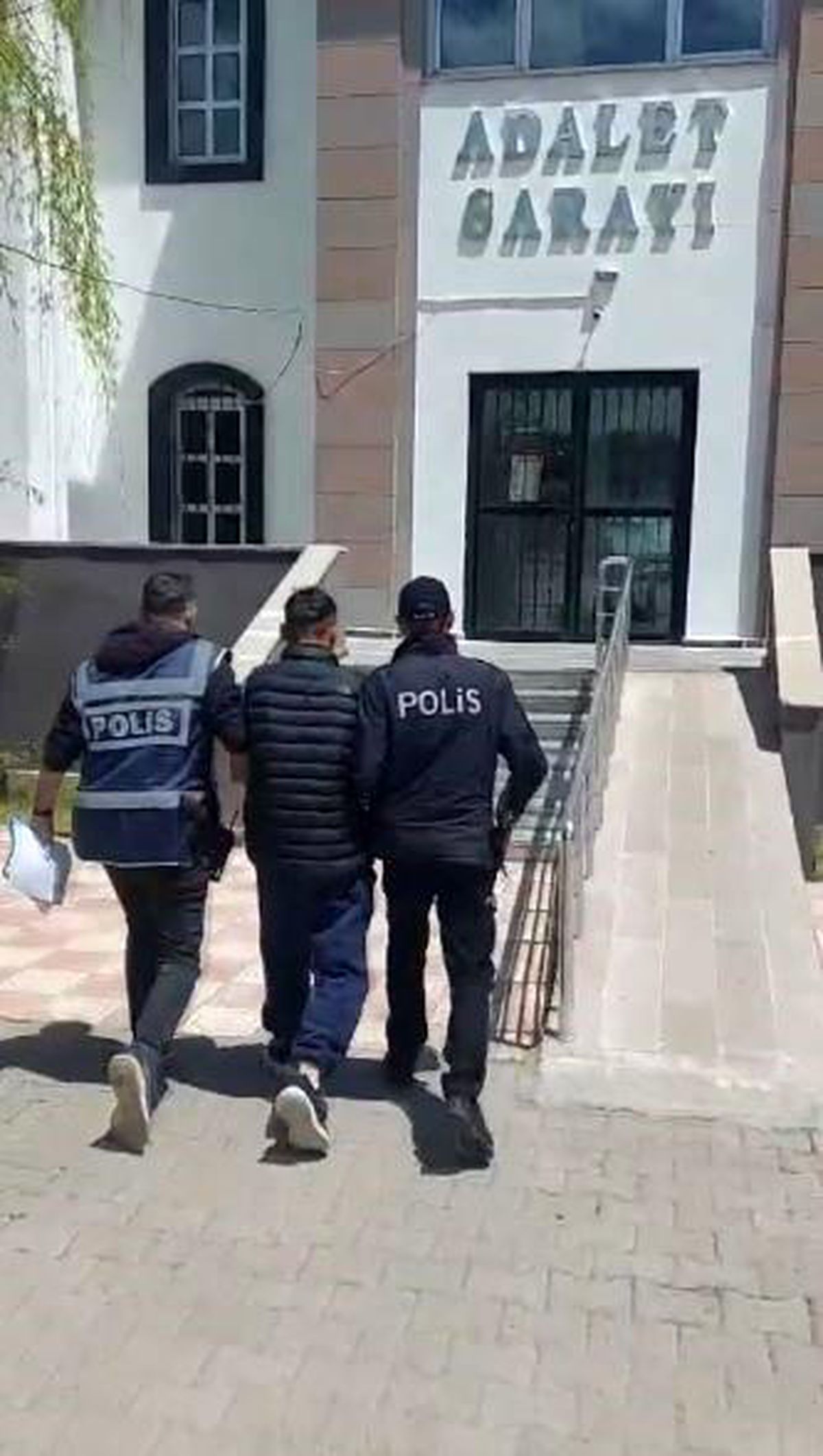 Firari hırsız Sivas'ta yakayı ele verdi