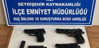 Konya'da bir evde 4 tabanca ile 8 fişek ele geçirildi