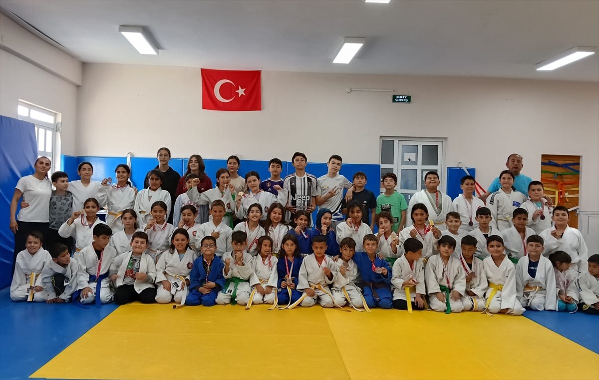 Kumluca'da judo müsabakaları yapıldı