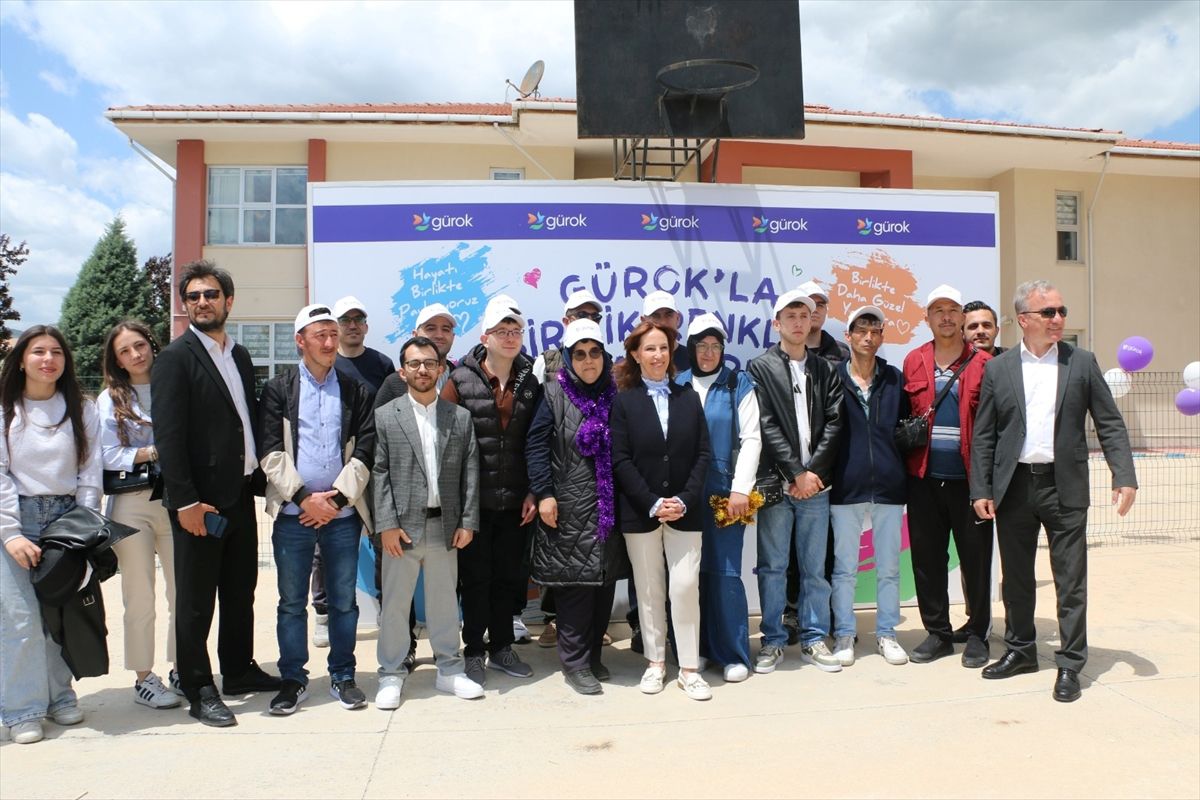 Kütahya'da özel gereksinimli bireyler için panayır düzenlendi